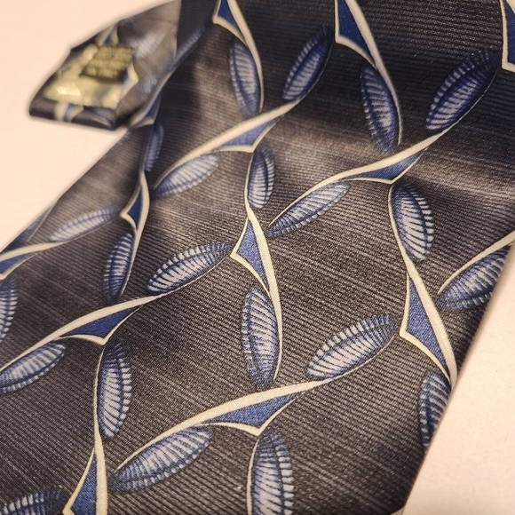 Valentino Cravatte Vintage Italian 100% Silk  Tie - Blue Geometric Pattern - Picture 4 of 10